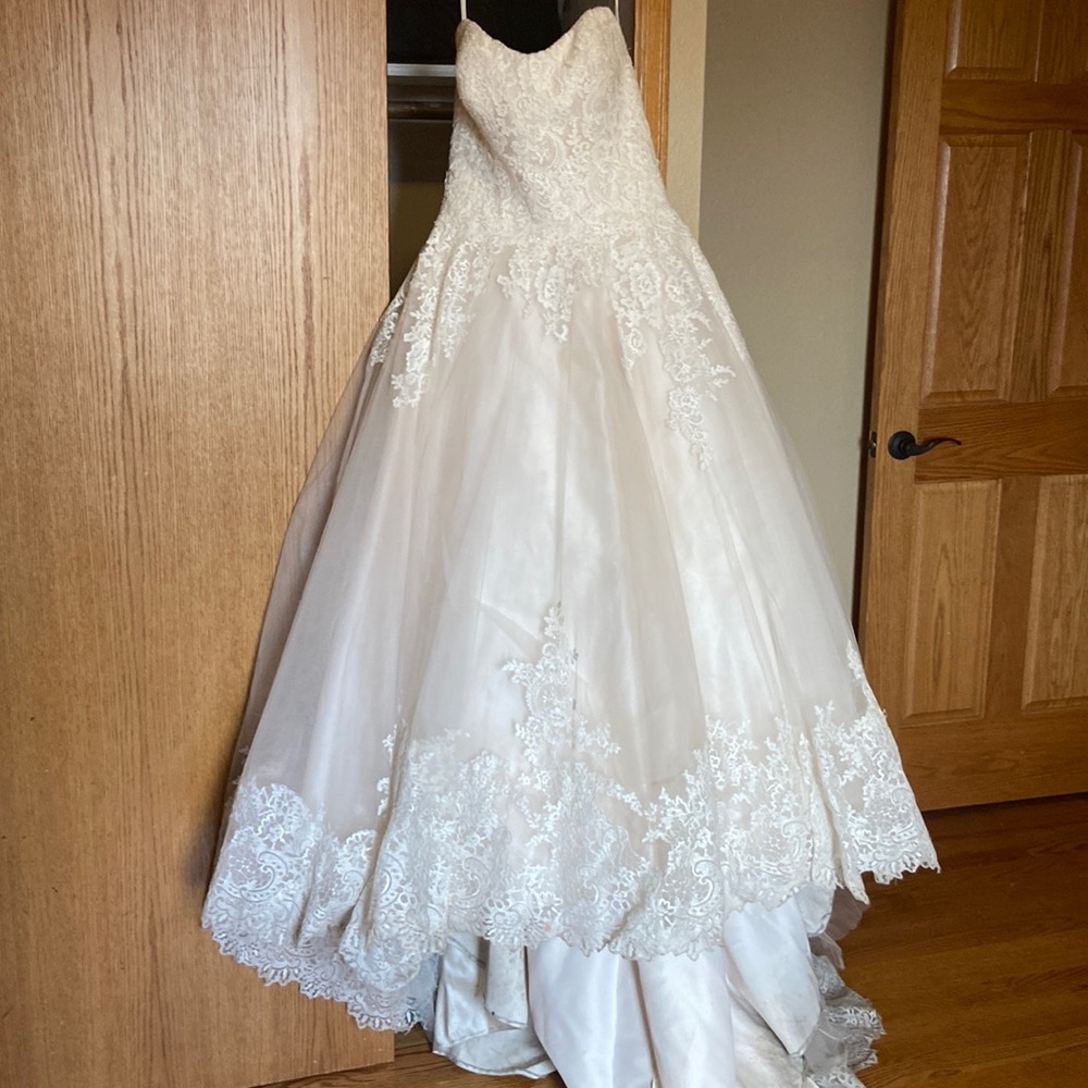 Strapless lace A-line ivory wedding dress